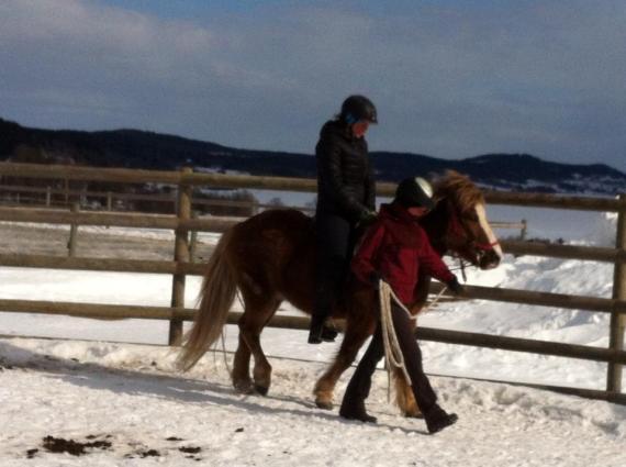 529644_10151534548244322_1645681421_n